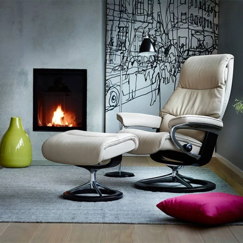 Stressless View Signature Chair With Footstool