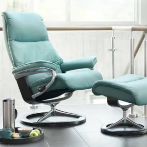 Stressless View Signature Chair With Footstool