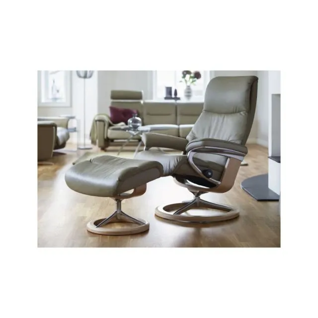 Stressless View Signature Chair With Footstool